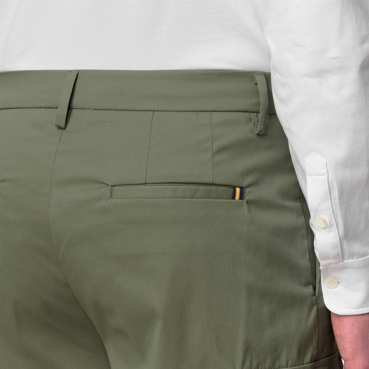 SERJE TWILL TECH - Shorts - Cargo - Homme - Green Lichen