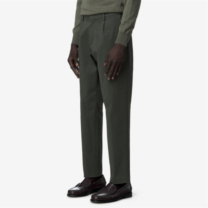 AILTON TWILL TECH PEACH - Pantalon - Chino - Homme - GREEN BLACKISH